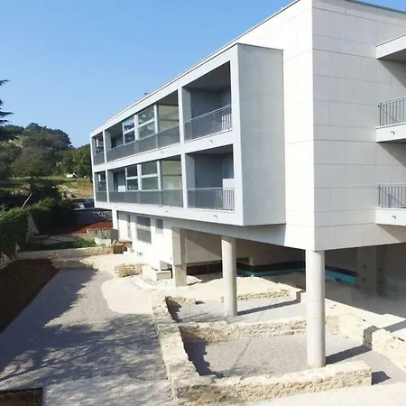 Apartment Vila Romana *